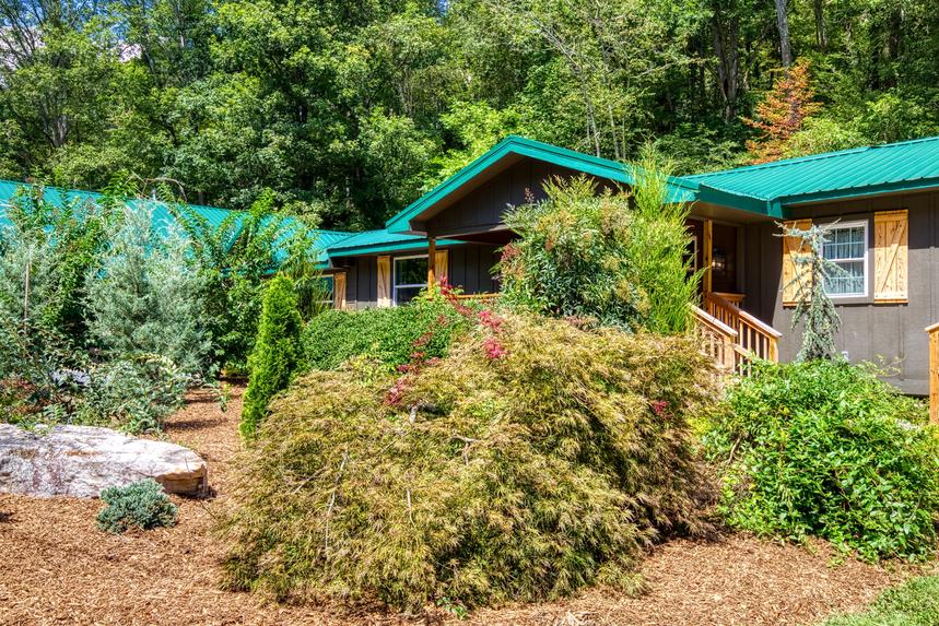 Lazy Creek Cottage